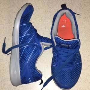 Avis Capri Men’s 7.5 running shoes